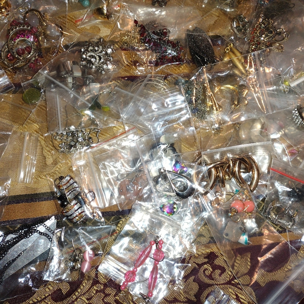Earring Bundle - Picture 3 of 6